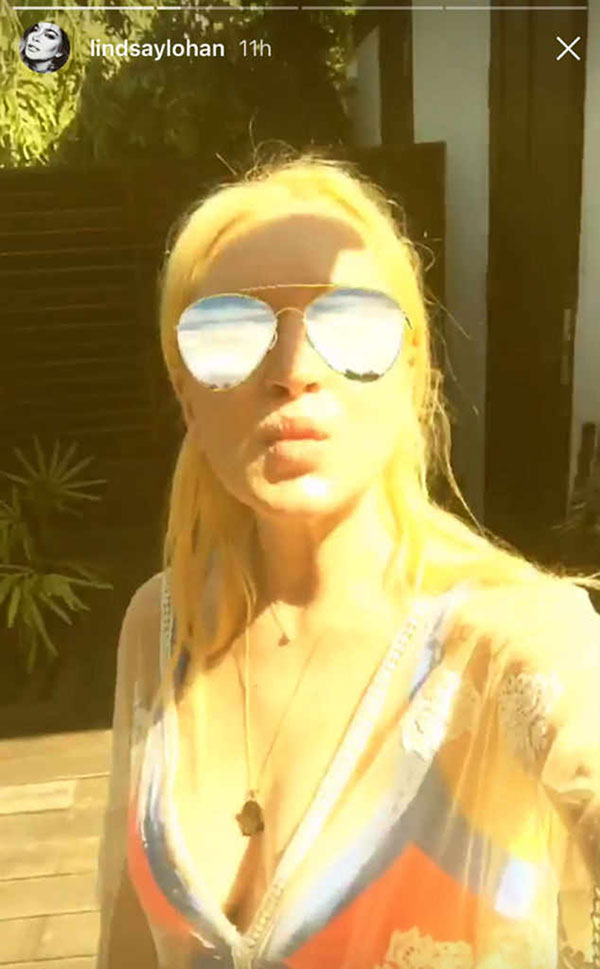 ลินด์เซย์ โลฮาน โดนงูกัดที่ภูเก็ต