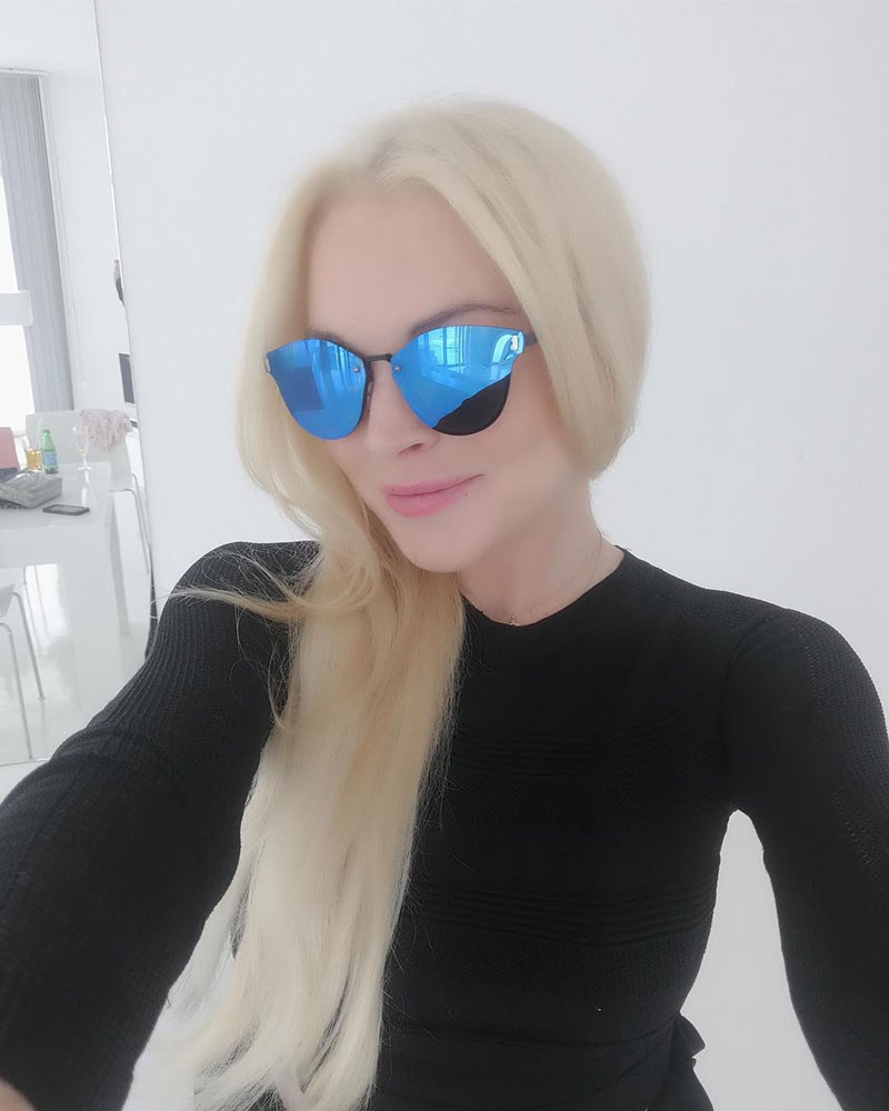 ลินด์เซย์ โลฮาน โดนงูกัดที่ภูเก็ต