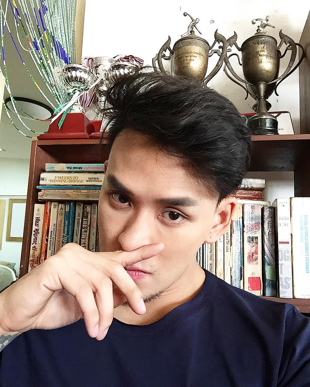 แทค ภรัณยู โพสต์แสบ !! ชวนขโมยของที่ญี่ปุ่น