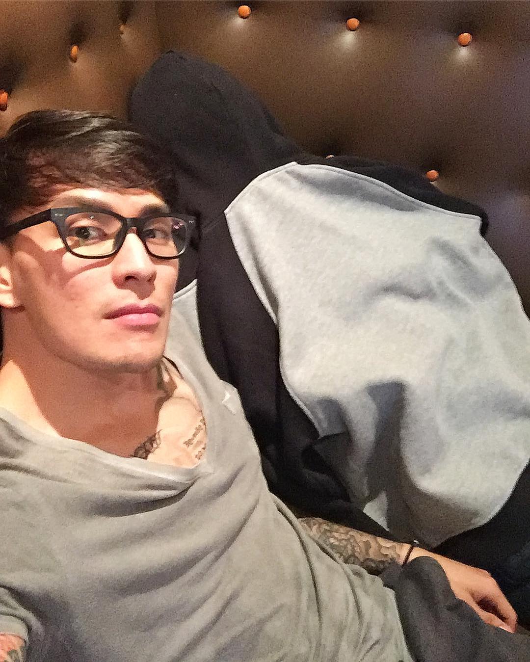 แทค ภรัณยู โพสต์แสบ !! ชวนขโมยของที่ญี่ปุ่น