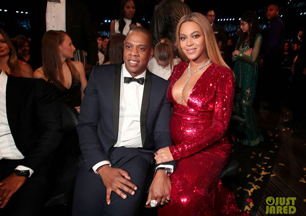 บียอนเซ่ โชว์ภาพลูกแฝดครั้งแรก