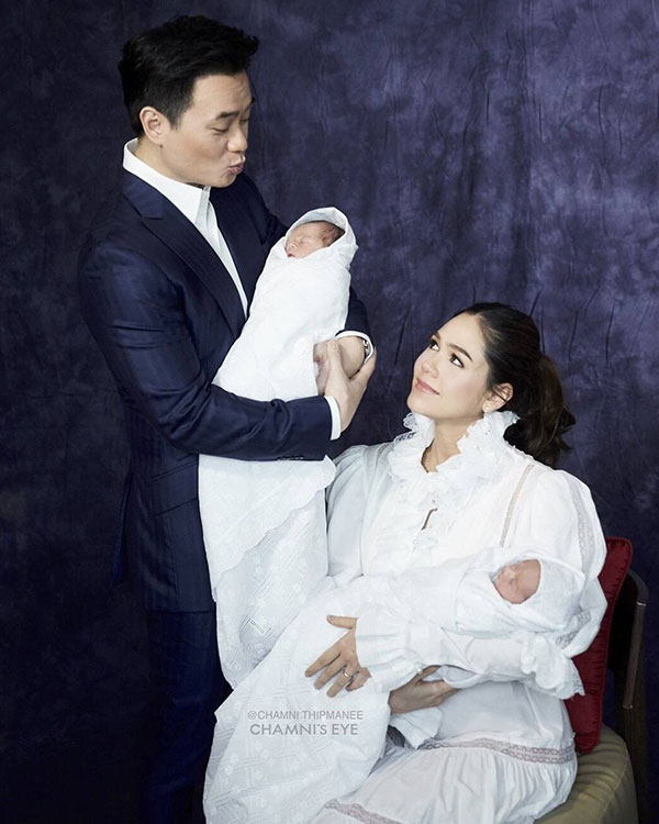 คุณยายวารี คุณแม่ชมพู่ อารยา เล่นใหญ่จัดเต็ม ซื้อบ้านใหม่รับขวัญ น้องสายฟ้า-พายุ