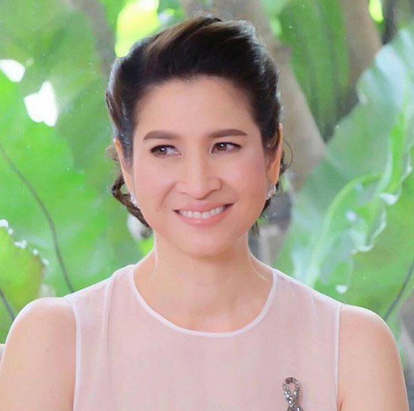 หมิว ลลิตา ปรับลุคใหม่ ใส่วิกผมสีน้ำตาล เปลี่ยนไปเหมือนคนละคน