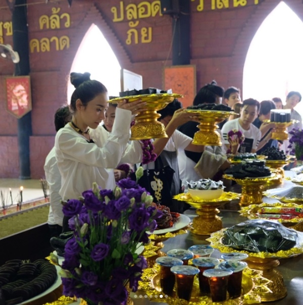 อั้ม พัชราภา ทำบุญ