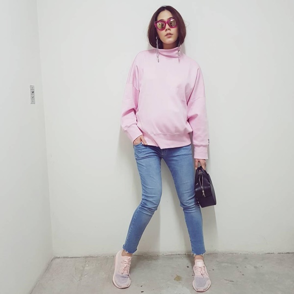 ชมพู่ อารยา