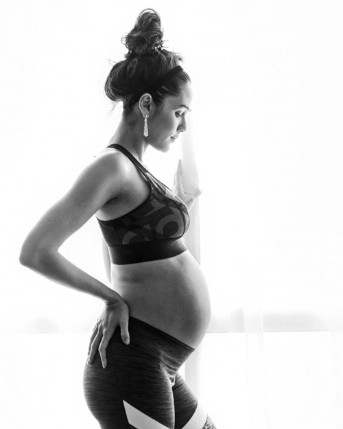 ชมพู่ อารยา