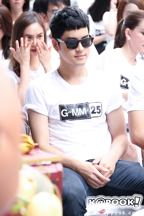 เก้า จิรายุ