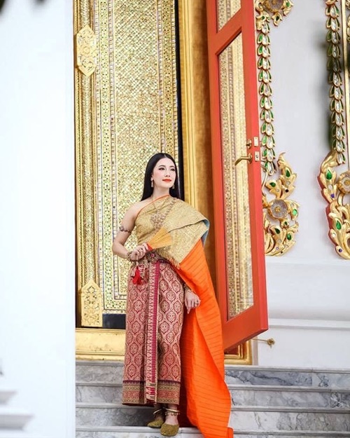 นุ่น วรนุช