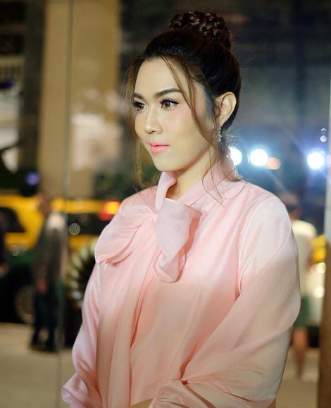 เมย์ เฟื่องอารมย์