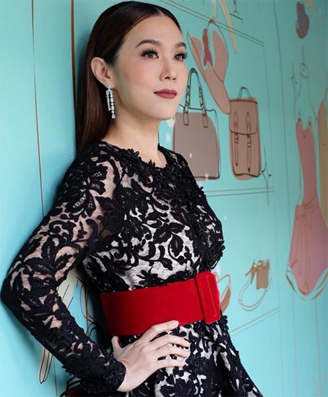 เมย์ เฟื่องอารมย์