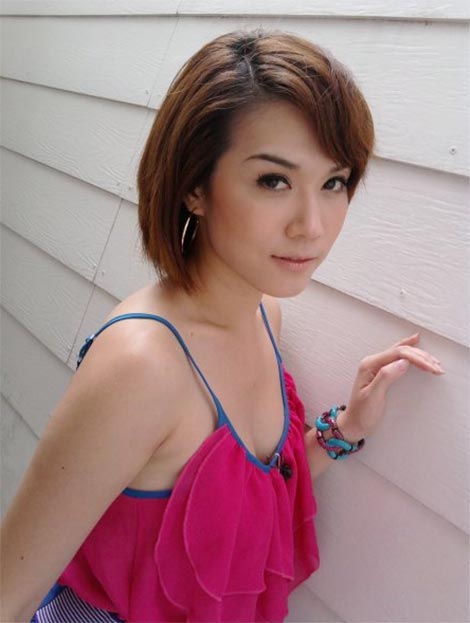 เมย์ เฟื่องอารมย์