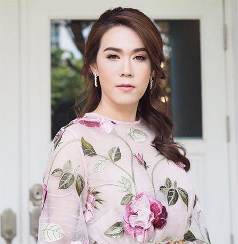 เมย์ เฟื่องอารมย์