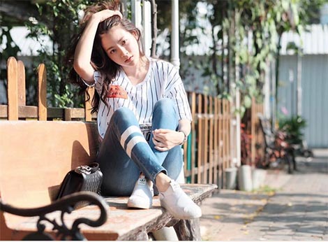 รองเท้าผ้าใบ ดารา