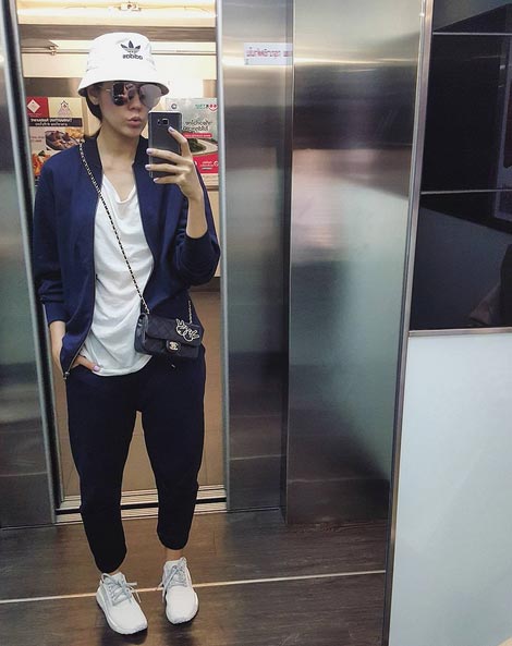 รองเท้าผ้าใบ ดารา