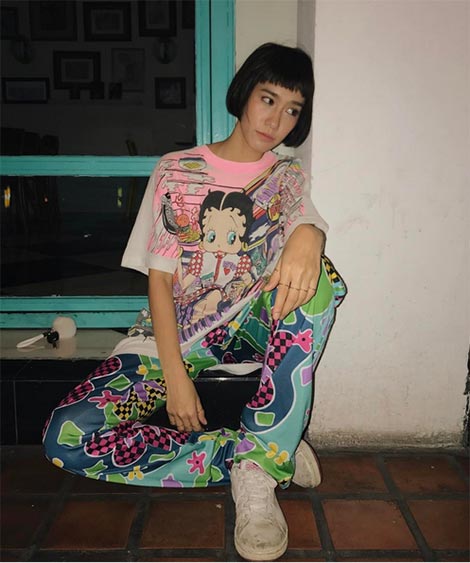 รองเท้าผ้าใบ ดารา