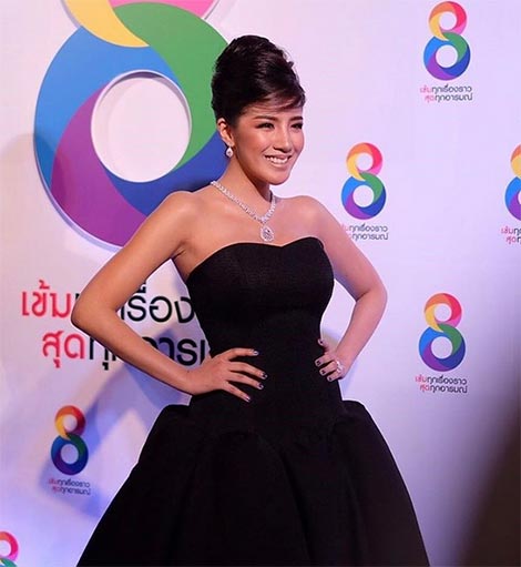 ทรงผมออกงานดารา