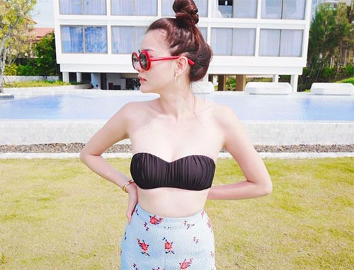 ท่าโพสริมสระ