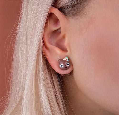 ต่างหูแมวห้อย