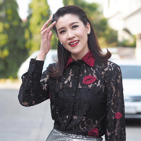 เชียร์ ฑิฆัมพร