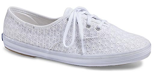 รองเท้าผ้าใบสีขาว2017