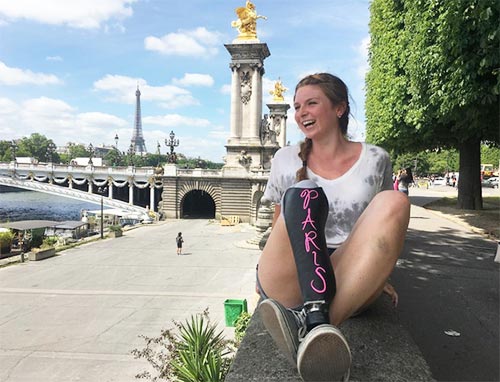 สาวพิการ