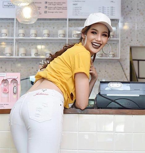 จูลี่ เดอะเฟซ