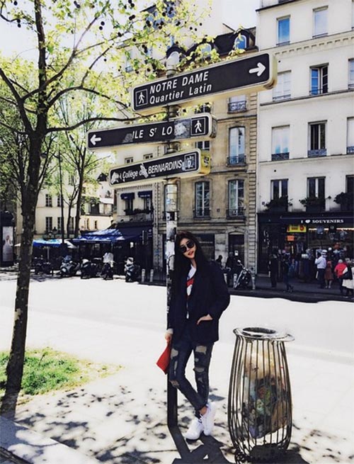 รองเท้าผ้าใบ ดาราเกาหลีใส่