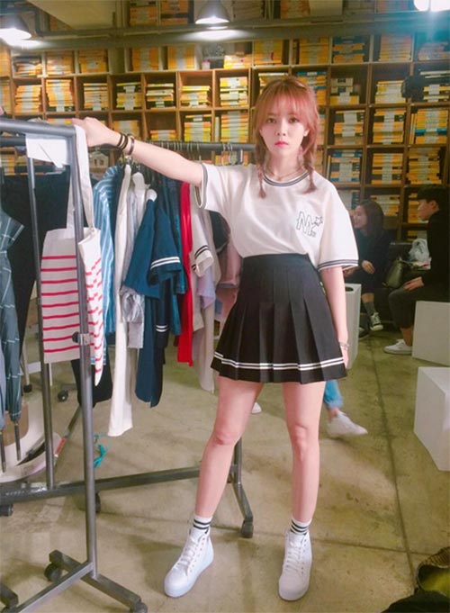 รองเท้าผ้าใบ ดาราเกาหลีใส่