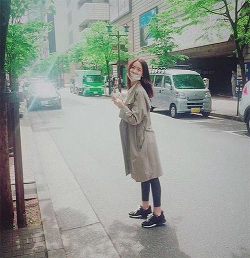 รองเท้าผ้าใบ ดาราเกาหลีใส่