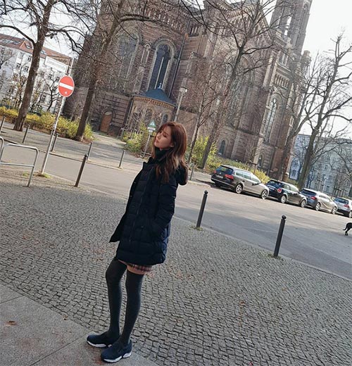 รองเท้าผ้าใบ ดาราเกาหลีใส่