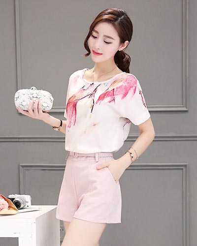 ชุดทำงานแบบขาสั้น