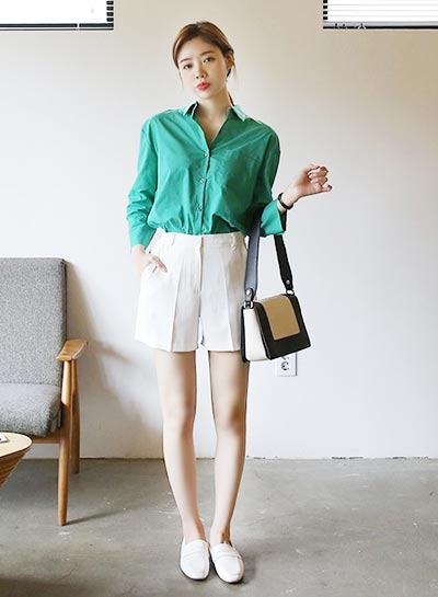 ชุดทำงานแบบขาสั้น