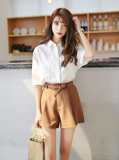 ชุดทำงานแบบขาสั้น