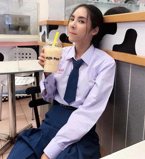 ดาราหน้าเด็ก