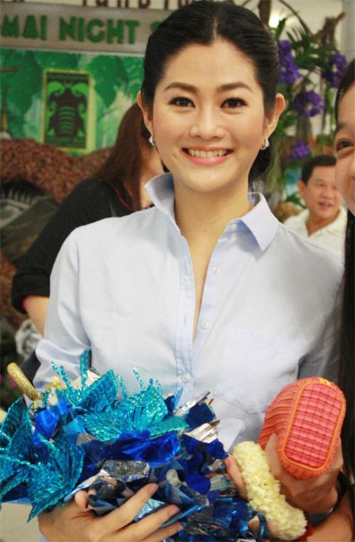 สู่ขวัญ บูลกุล