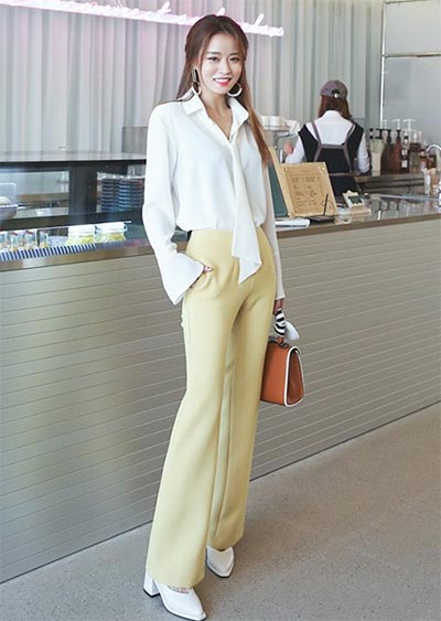 ชุดทํางานแบบกางเกง