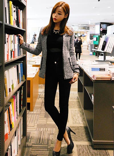 ชุดทํางานแบบกางเกง