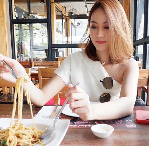 ชมพู่ ภัทราวรรณ พานิชชา