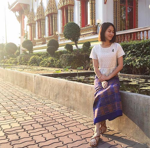 ดาราใส่ผ้าถุงไปวัด