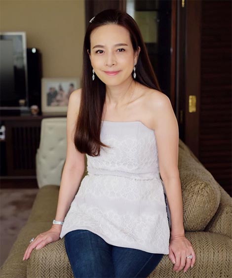 นวลพรรณ ล่ำซำ