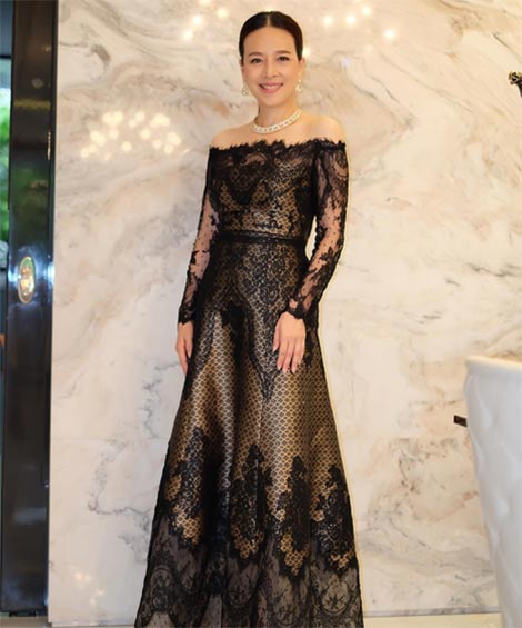 นวลพรรณ ล่ำซำ