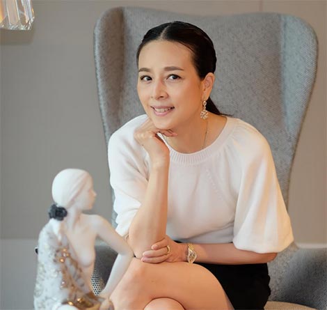 นวลพรรณ ล่ำซำ