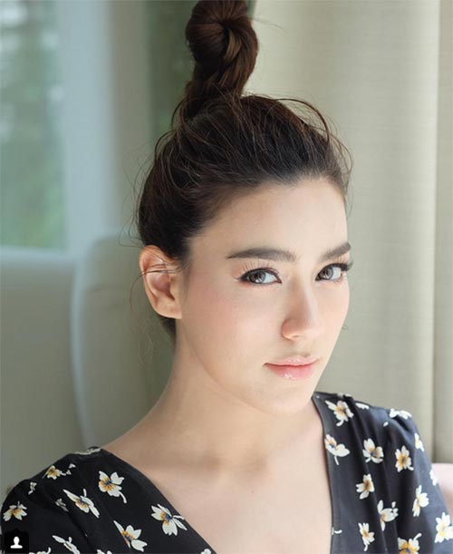 ดาราหญิง