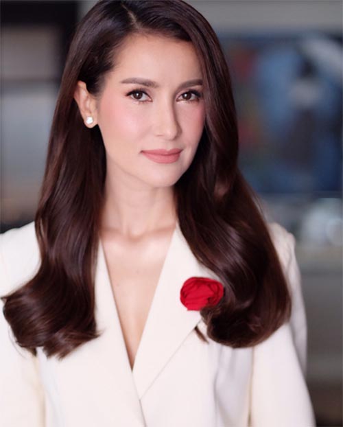 ดาราหญิง