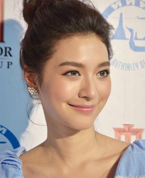 ดาราหญิง