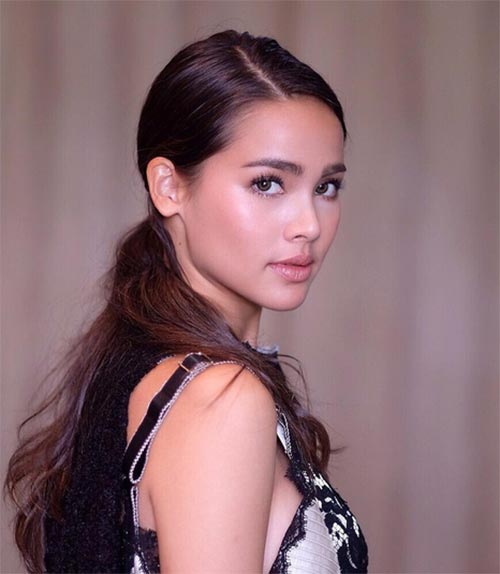 ดาราหญิง