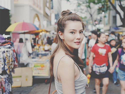 มัดจุกครึ่งหัว