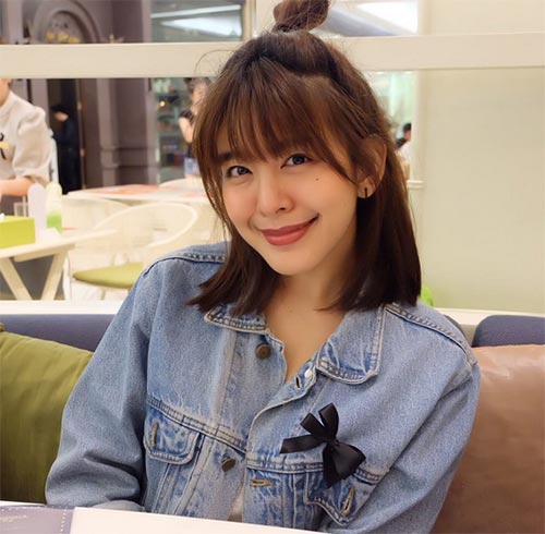 มัดจุกครึ่งหัว