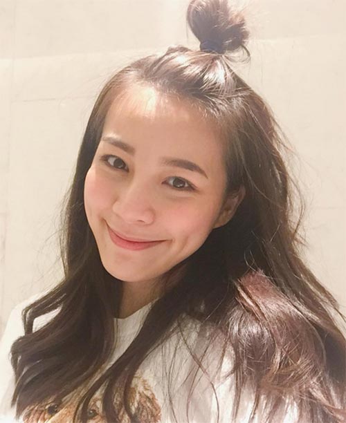 มัดจุกครึ่งหัว