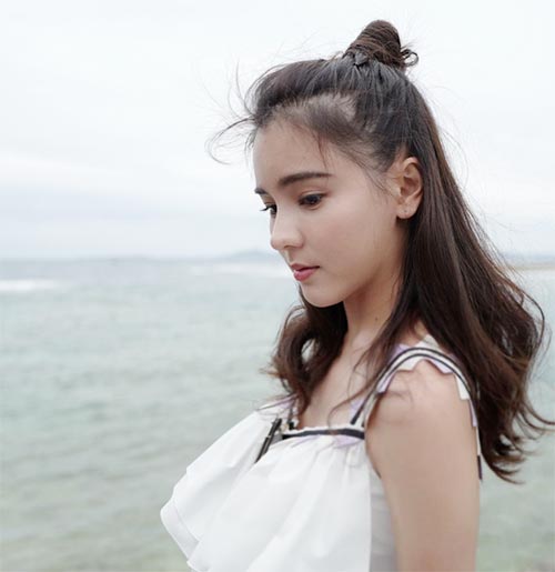 มัดจุกครึ่งหัว